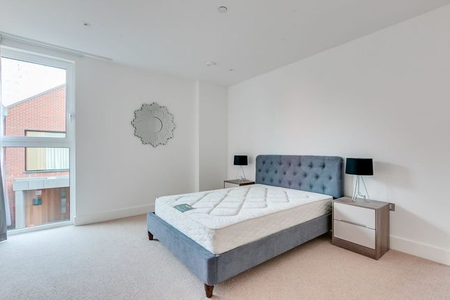 Flat to rent in Central Avenue, London