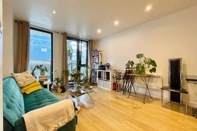 2-bed flat on Flat 9,130, Webber Street, London, £2,850/mo
