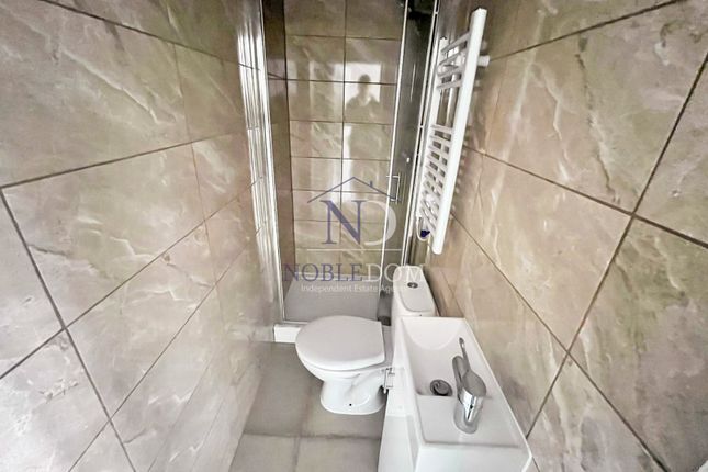 47 Diamond Road, Slough photo 3