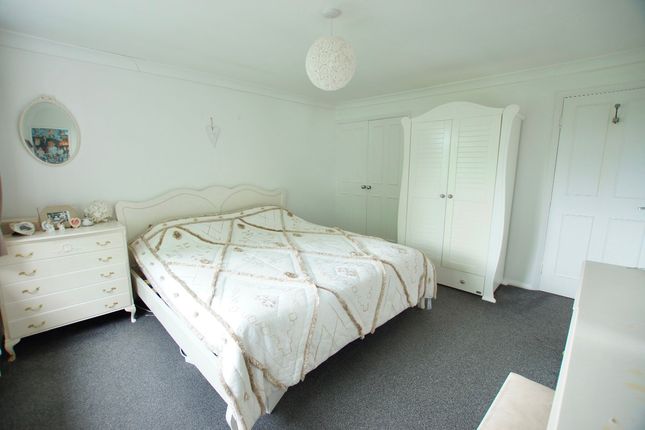 Flat for sale in Marshall Parade, Coldharbour Road, Woking
