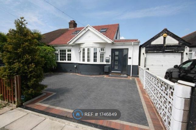 Bungalow to rent in Dukes Avenue, Northolt