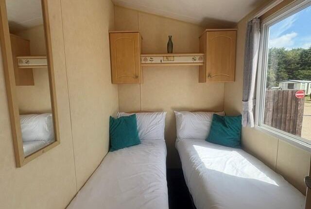 Willerby Vacation, Coopers Beach Holiday Park, Church Lane, Colchester photo 5