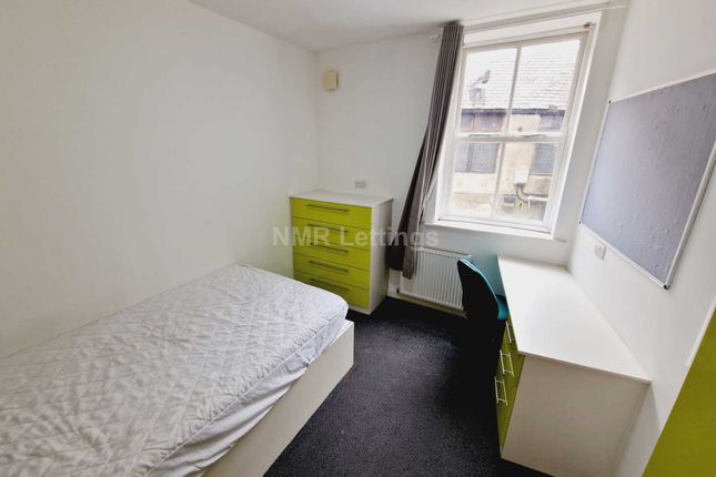 Room to rent in Groat Market, Newcastle Upon Tyne