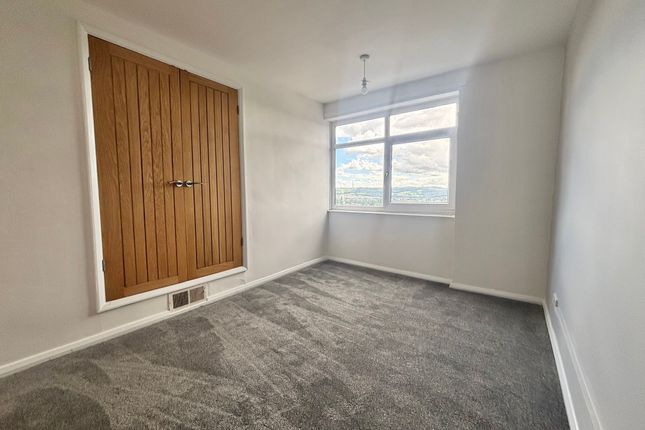 88, School Crescent, DEWSBURY photo 5