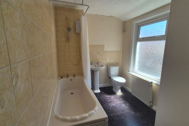 4, Maygrove Road, Great Yarmouth photo 5