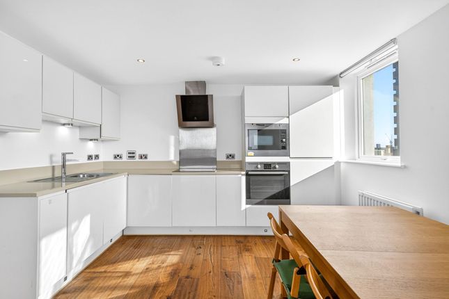 2-bed flat on Flat 47, Mallard Point, London, £375,000