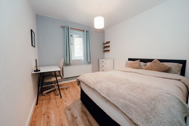 Thumbnail Room to rent in Loddiges Road, London