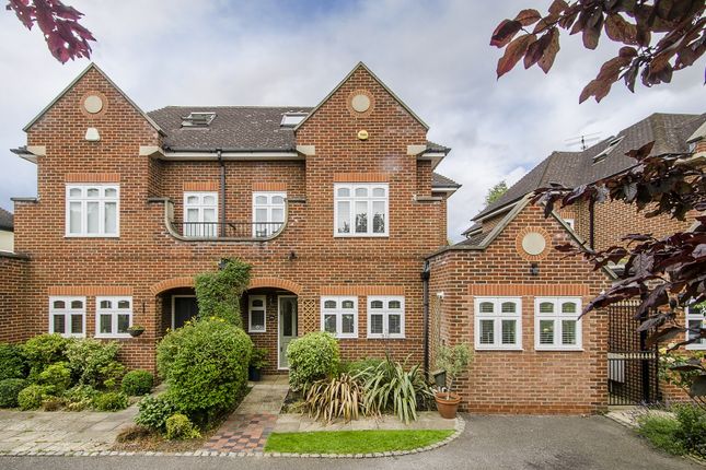 Thumbnail Semi-detached house to rent in Abbotswood Road, London