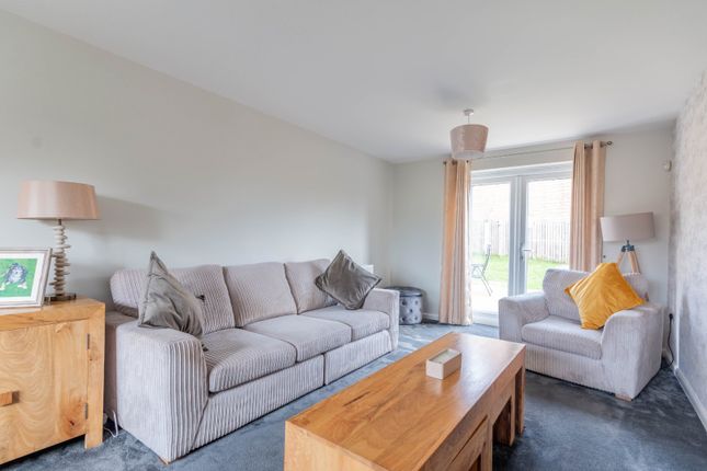 14, Beacon Hill, West Yorkshire photo 4