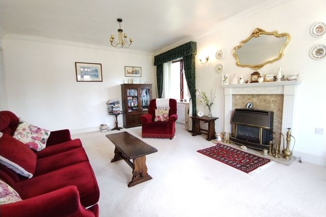 Flat for sale in Petersmead Close, Tadworth