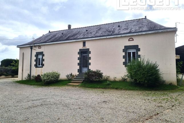 Thumbnail Villa for sale in Quelaines-Saint-Gault, Mayenne, Pays De La Loire