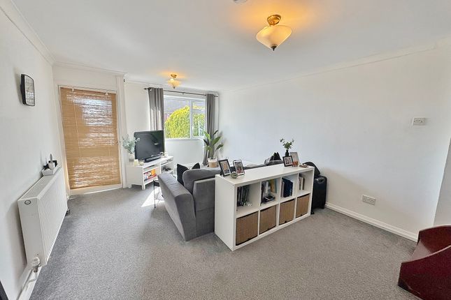 43, Weyhill Close, Portchester photo 3