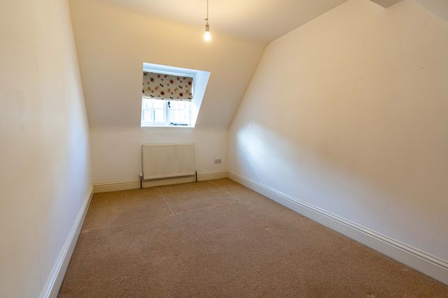 Flat to rent in 85-89 High Street, Rochester, Kent