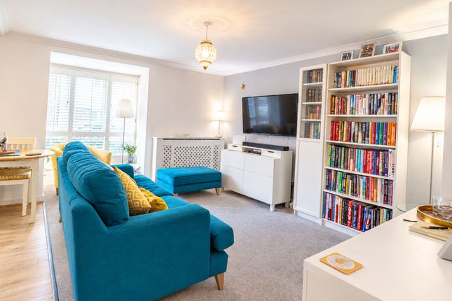 25 Wharf Way, Kings Langley photo 2
