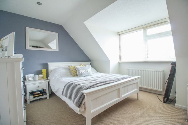 24 Laurance Court, Dean Street, Marlow photo 4