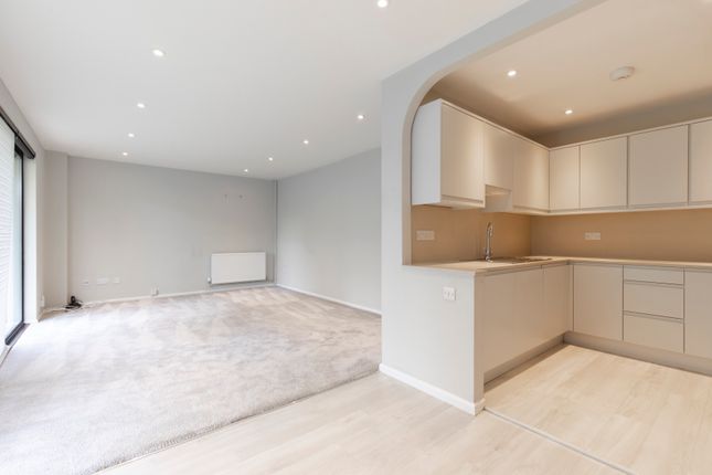 2, Western Court, Cheltenham photo 4