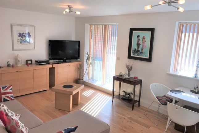 Flat for sale in Honeycombe Chine, Boscombe, Bournemouth