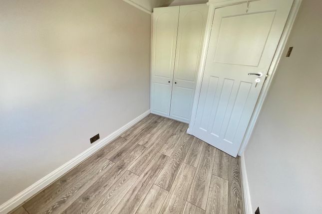 Woodlands Avenue, Ruislip photo 3