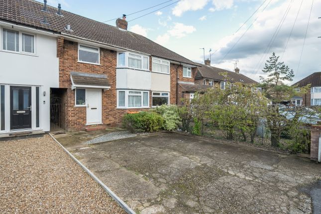 Terraced house for sale in Suncote Close, Dunstable, Bedfordshire