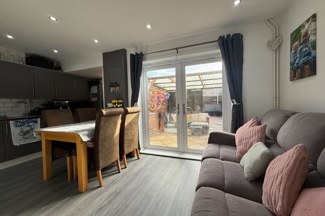 13, St. Antonys Avenue, Great Yarmouth photo 3