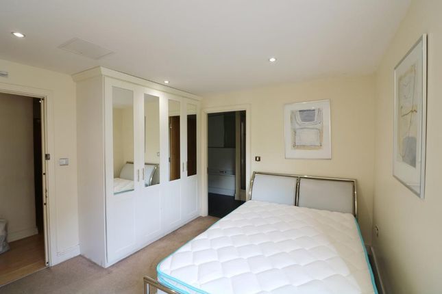 Flat to rent in Ward Wharf Approach, Tradewinds, London