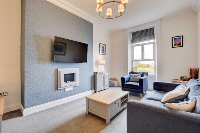 6,Flat 2, Royal Crescent, Whitby photo 3