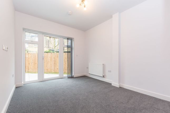 Loveday Road, Ealing photo 3