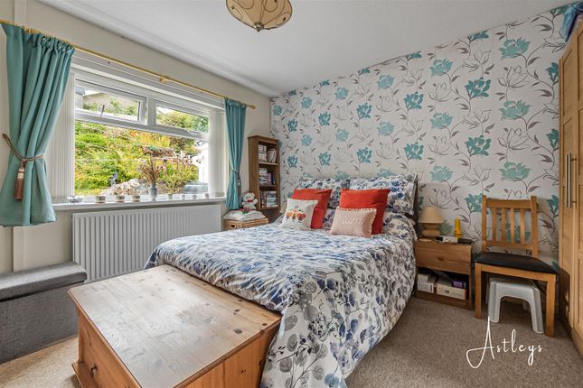 129, Kingrosia Park, Swansea photo 4