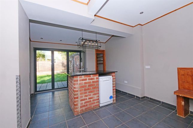 61, Burlington Avenue, York photo 2