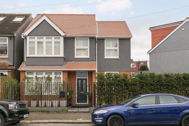 Detached house to rent in Seaforth Avenue, New Malden