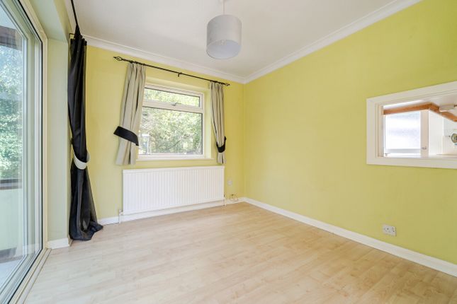 212, Grange Road, Surrey photo 4