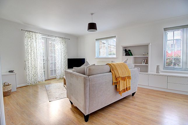 12, Fernhill Place, Hook photo 3