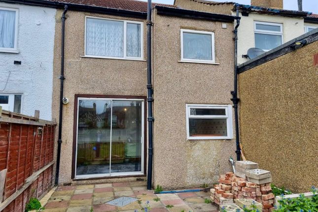39, Midhurst Avenue, Croydon photo 3
