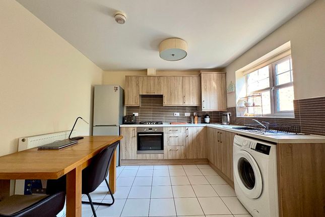 21 Fernbeck Close, Bolton photo 3