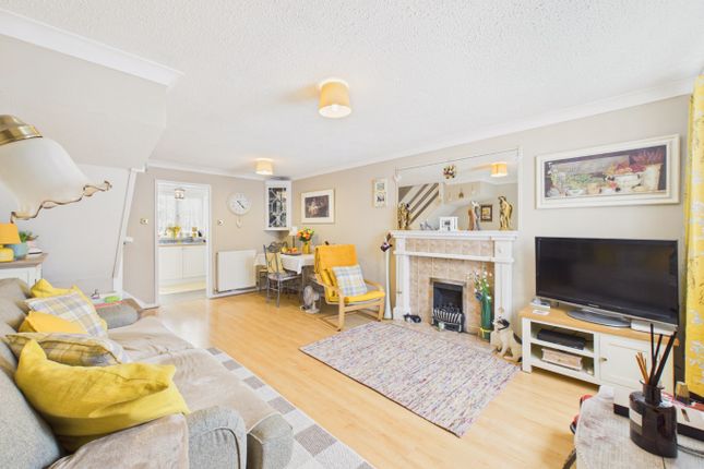 2, Greylees Avenue, Hull photo 2