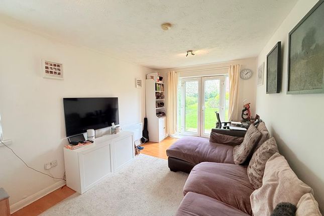 Flat 2,50, Adrienne Avenue, Southall photo 3