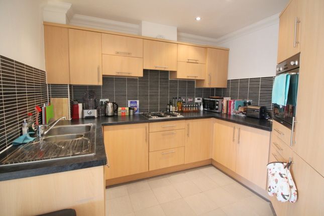 Hurst Court, Horsham photo 3