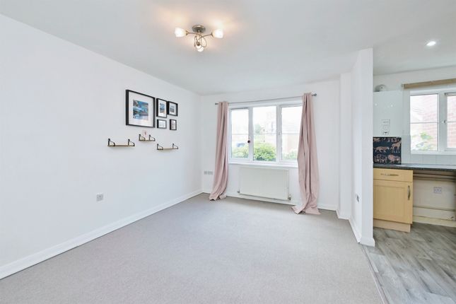 54, Shankley Way, Northampton photo 4