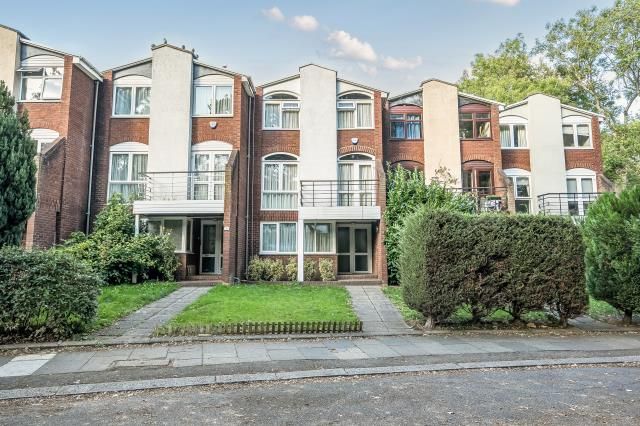 3-bed terraced on 38, Waverley Grove, London, £800,000