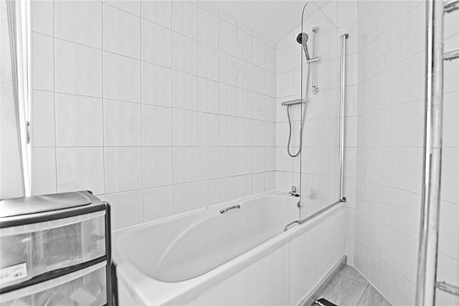 Flat for sale in Collingwood Road, Abington, Northampton