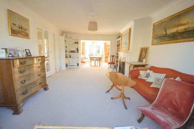 12, Courtenay Place, Lymington photo 2