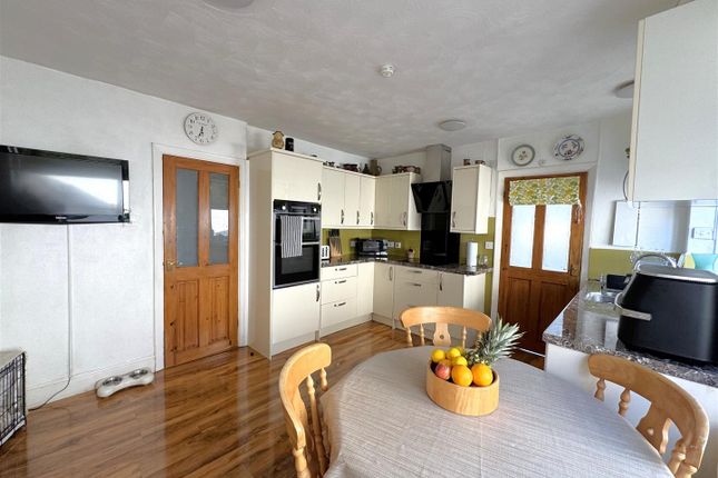 58, Ullswater Crescent, Weymouth photo 4