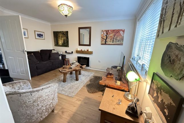48, Gravenmoor Drive, Salford photo 2