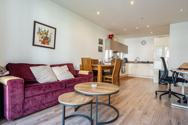 14 Quebec Way, London photo 4