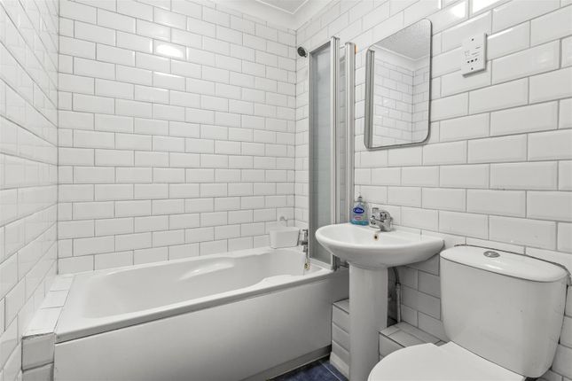 Flat 11, Cotswold Court, 80 West Wycombe Road, High Wycombe photo 3