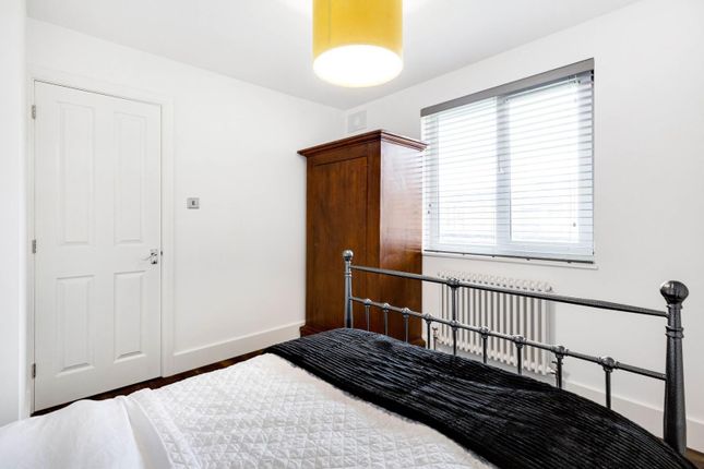 Flat for sale in Stanway Court, Shoreditch