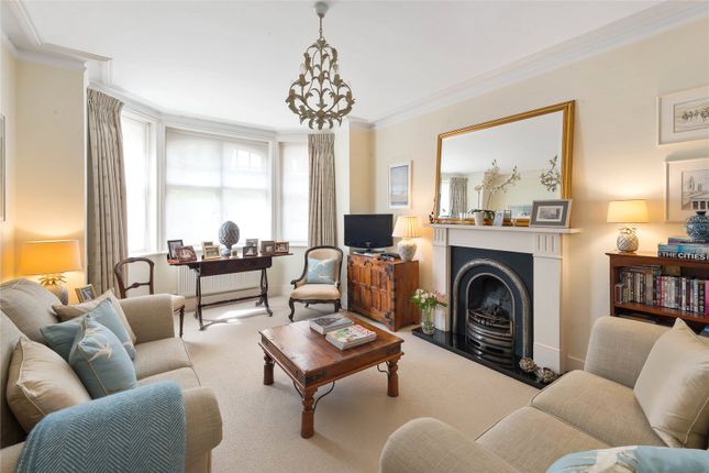 Flat for sale in Queen's Club Gardens, London