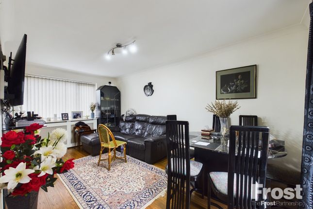 Bungalow for sale in Elsinore Avenue, Stanwell, Middlesex