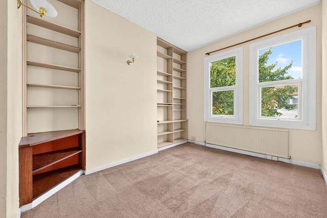 55d, Ferme Park Road, London photo 4
