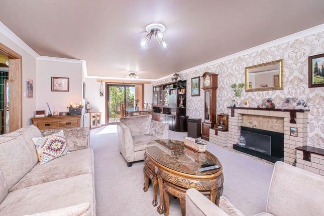 4, Pleasance Court, Dunfermline photo 4